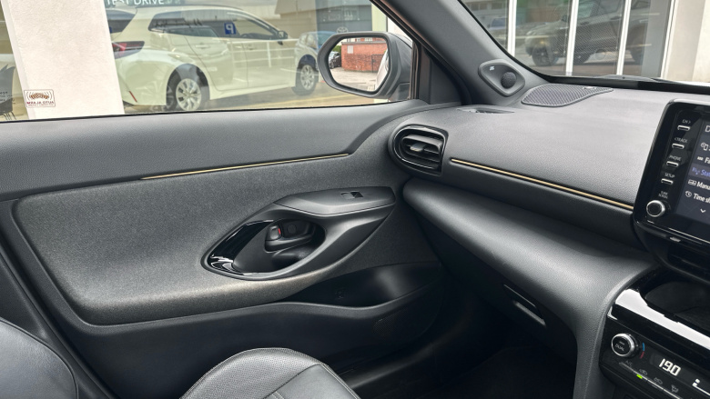 Toyota Yaris Cross 1.5 Hybrid Premiere Edition AWD 5dr CVT Hybrid Estate